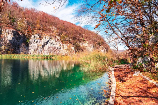 Parque Nacional dos Lagos Plitvice no outono, Croácia — Fotografia de Stock