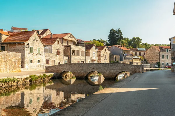 Ponte Sobre Canal Vrboska Costa Norte Ilha Hvar Dalmácia Croácia — Fotografia de Stock