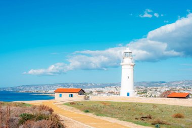Kıbrıs Rum Kesimi 'nin Paphos kentindeki Arkeoloji Parkı' ndaki Deniz Feneri.