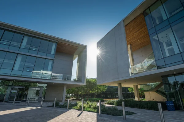 Здание Illumina i3 Biomed Realty Trust в Ла-Холла, Калифорния — стоковое фото