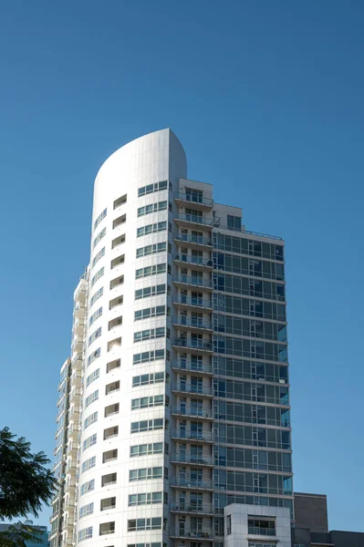 Generico condominio a grattacielo — Foto Stock