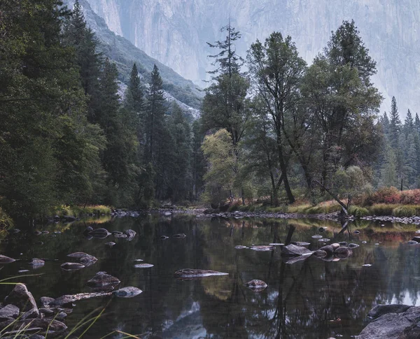 Matte look photo of Merced River at Yosemite — Stock Photo, Image