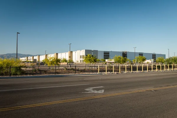Amazon warehouse in Tucson Arizona in industrial park. — Stock Photo, Image