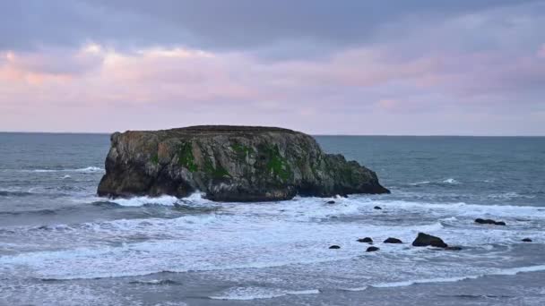 Table Rock a Bandon Oregon, tramonto, inquadratura statica — Video Stock