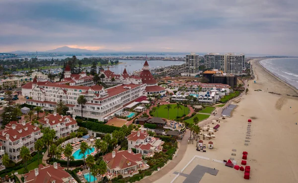 Hotel Del Coronado luft- og marinefly på Silverstrand, San Diego – stockfoto