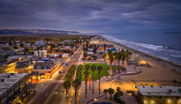 Kuststad Imperial Beach, Californië. Tijuana Mexico in de verte. — Stockfoto