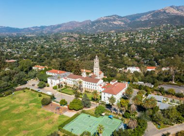 Eski Misyon, Santa Barbara. Canlı insansız hava aracı fotoğrafı. - Evet. Yüksek kalite fotoğraf