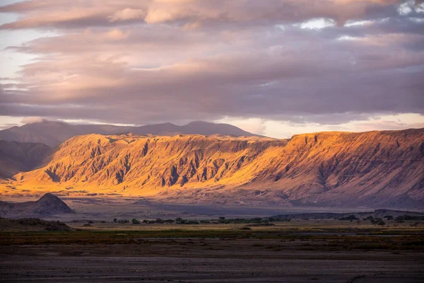 Tanzanya Ovasının Kutsal Lengai Dağıyla Manzarası — Stok fotoğraf