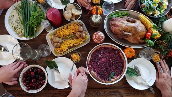 Thanksgiving Middag Med Familjen Barn Barnbarn Till Morföräldrar Håller Varandras — Stockfoto