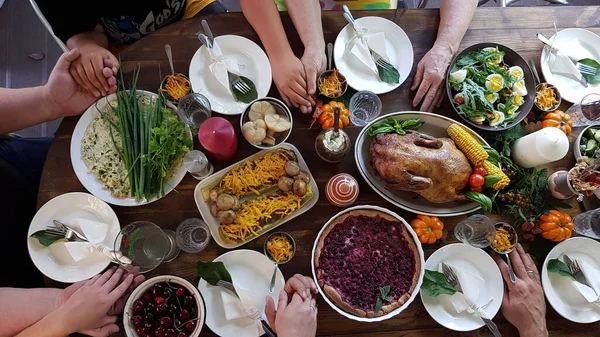 Jantar Acção Graças Com Família Filhos Netos Avós Seguram Mãos — Fotografia de Stock