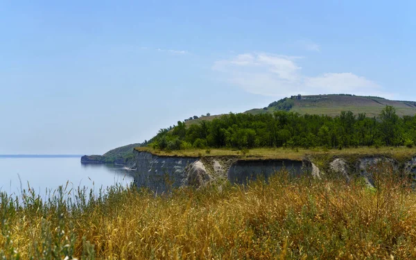 俄罗斯伏尔加河两岸陡峭的风景 — 图库照片