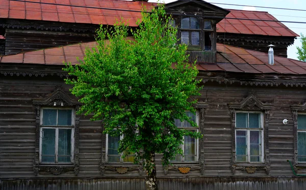 Velha Casa Madeira Uma Aldeia Russa — Fotografia de Stock
