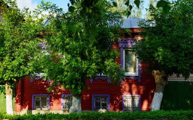 Rusya 'daki Nerekhta şehrinin ahşap mimarisi..