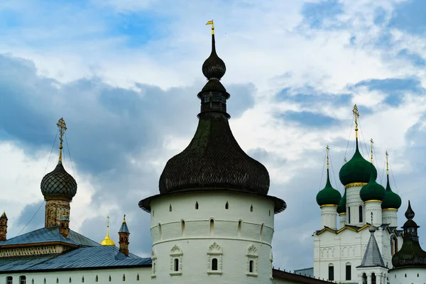 Rusya 'daki Veliky Novgorod kentinin kilise mimarisi.