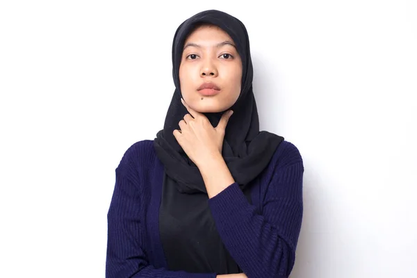 Asiática Joven Mujer Usando Hijab Con Mano Pulgares Arriba Blanco — Foto de Stock