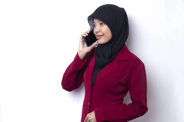 Giovane Donna Affari Asiatica Indossa Hijab Parlando Telefono — Foto Stock