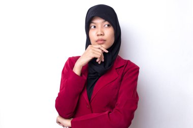 Genç Müslüman bir kadının portresi