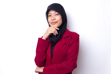 Genç Müslüman bir kadının portresi