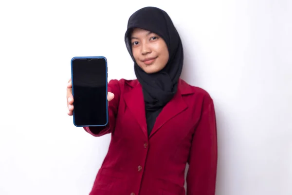 Portrait Happy Young Asian Woman Showing Blank Screen Phone Isolated — Stok Foto