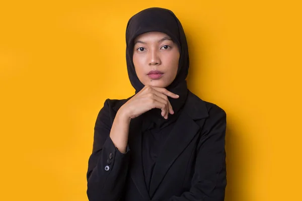 Mujer Negocios Asiática Con Traje Formal Elegante Apariencia Pensamiento Sobre —  Fotos de Stock