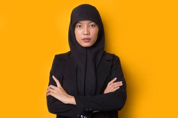 Mujer Negocios Asiática Con Atuendo Formal Apariencia Elegante Sobre Fondo —  Fotos de Stock