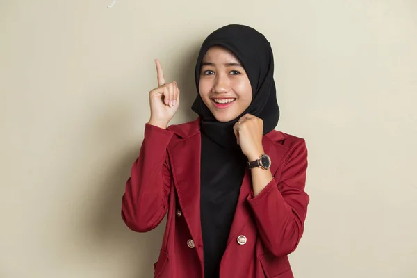 Portrait Young Asian Muslim Woman Thinks — Stock Photo, Image