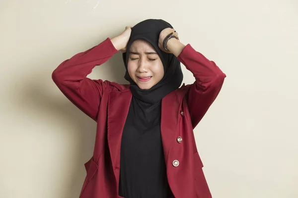 Potret Wanita Muslim Yang Sakit Kepala Wanita Sakit Menderita Vertigo — Stok Foto