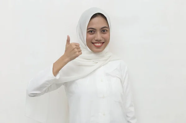 Asian Muslim Woman Wearing Hijab Sign Gesture — Stock Photo, Image