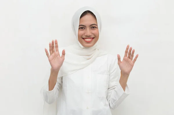Szczęśliwy Azji Biznes Kobieta Hidżab Powiedzieć Cześć — Zdjęcie stockowe
