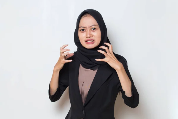 Mulher Muçulmana Emocional Irritada Hijab Gritando — Fotografia de Stock