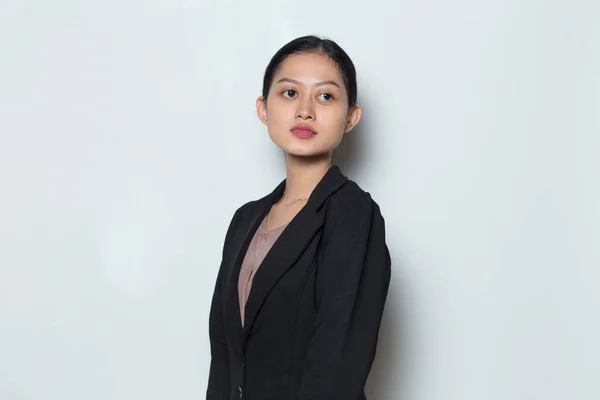 Ung Asiatisk Affärskvinna Ler Med Armarna Kors — Stockfoto
