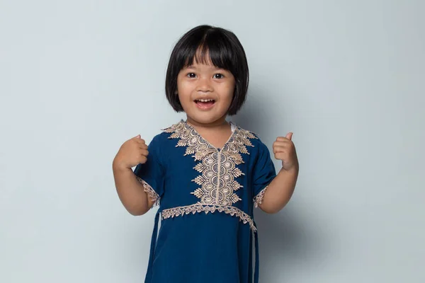 Asiático Menina Feliz Animado Celebrando Vitória Expressando Grande Sucesso — Fotografia de Stock