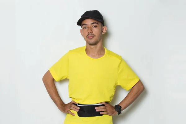Porträt Junger Sportlicher Mann Gelbem Shirt Auf Weißem Hintergrund — Stockfoto