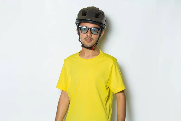 Porträt Junger Schöner Mann Mit Fahrradhelm Isoliert Auf Weißem Hintergrund — Stockfoto