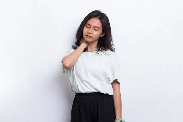 Schöne Asiatische Junge Frau Mit Hals Und Schulterschmerzen Isoliert Auf — Stockfoto