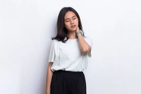 Boğazı Ağrıyan Omuz Boynu Ağrıyan Güzel Asyalı Genç Kadın Beyaz — Stok fotoğraf