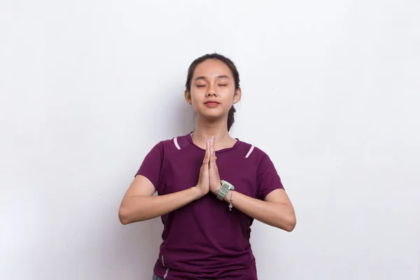 Jovem Bonito Asiático Esporte Mulher Fazendo Ioga Relaxante Meditando Fundo — Fotografia de Stock