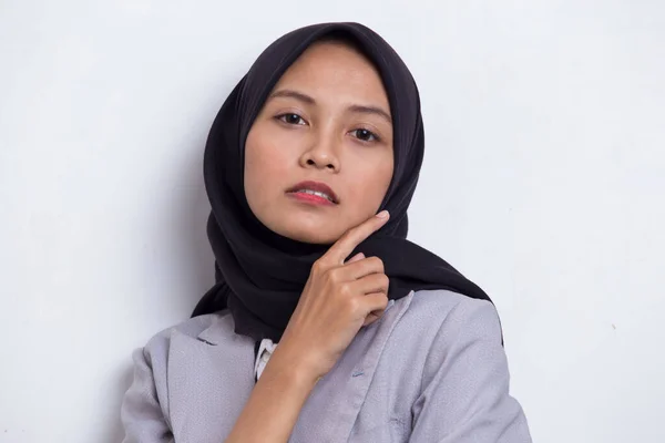 Porträt Der Schönen Jungen Asiatischen Muslimischen Frau Mit Sauberer Und — Stockfoto