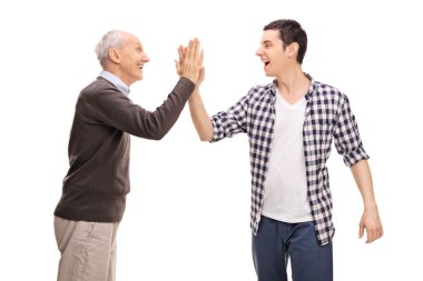 Baba ve oğul beşlik birbirlerine  