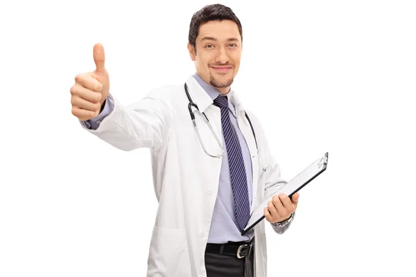 Уверенный в себе доктор, показывающий большой палец — стоковое фото