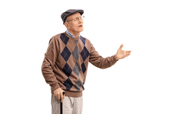 Недовольный мужчина, спорящий с кем-то
 