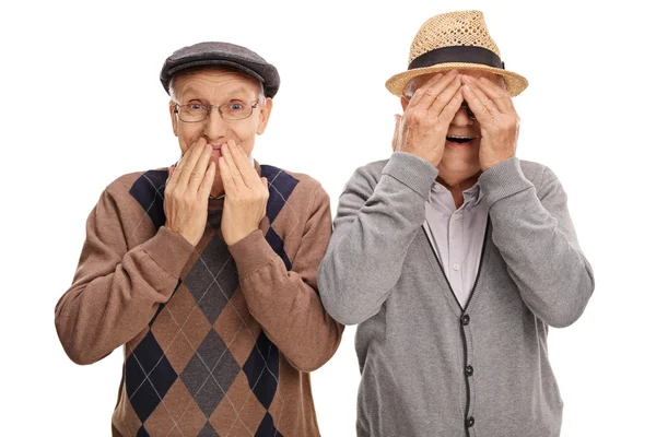 Caballeros mayores cubriéndose los ojos y la boca — Foto de Stock