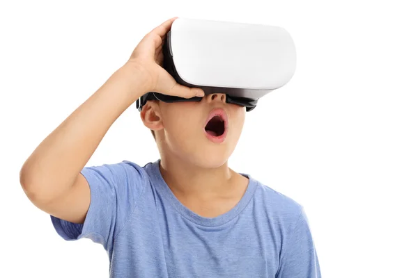 Virtuális valóság tapasztalt meghökkent fiú — Stock Fotó