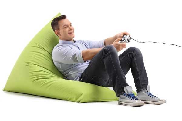 Hombre alegre jugando videojuegos — Foto de Stock