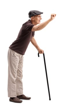 Üst düzey beyefendi bir kapıyı çalmak hazırlanıyor