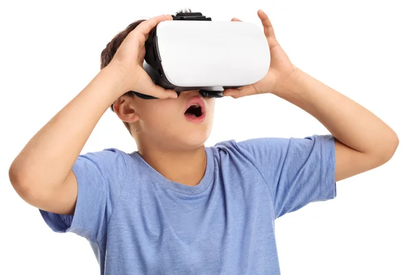 Chłopiec przeżywa rzeczywistość wirtualna — Zdjęcie stockowe