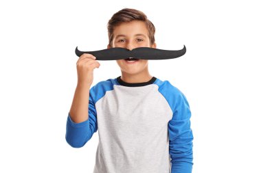 Mutlu bir çocukluk sahte bıyık ile poz