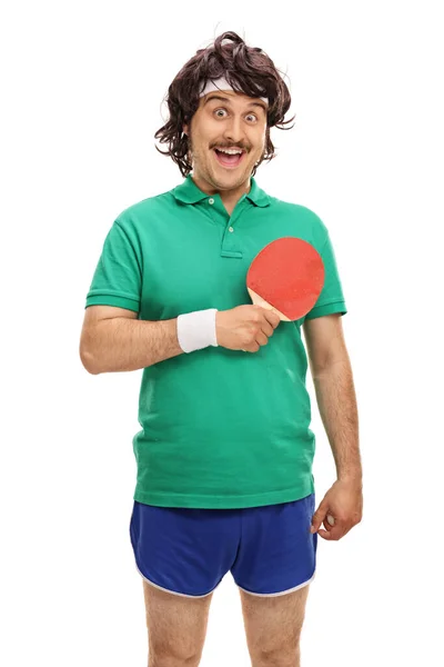 Смешной Человек Позирует Ракеткой Настольного Тенниса Шаром Белом Фоне — стоковое фото