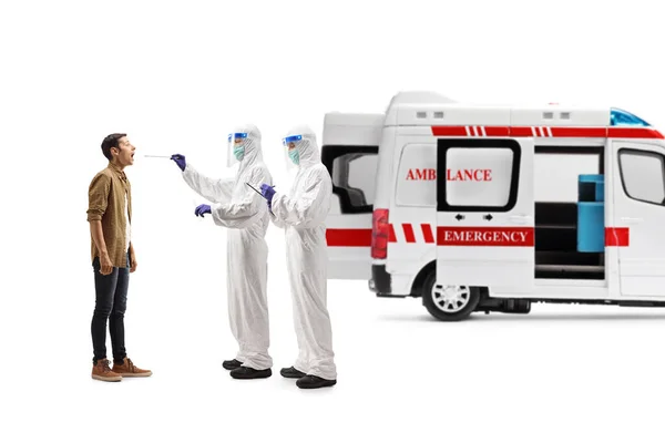 Véhicule Ambulancier Médecins Combinaison Dangereuse Testant Homme Pour Virus Covid — Photo