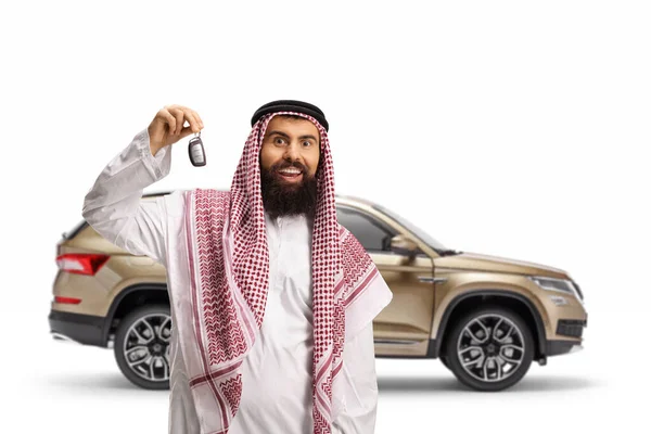 Арабський Чоловік Новим Сувом Який Посміхається Тримає Ключі Ізольовані Білому — стокове фото